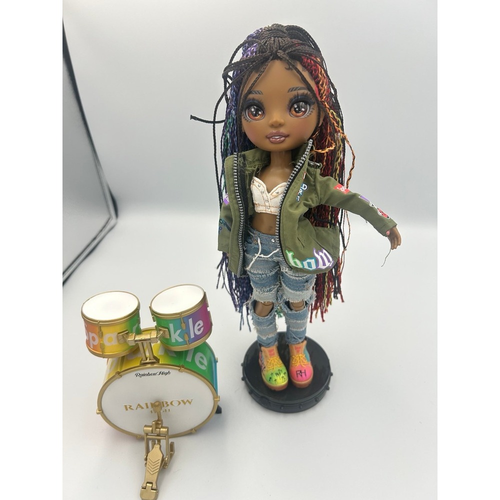 Rainbow High Rockstar Vanessa Tempo